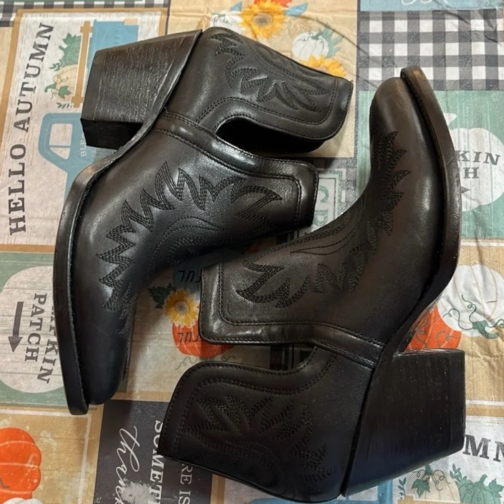 Ariat Dixon R Black Leather Western Ankle Boots Size 7B - Picture 4 of 8